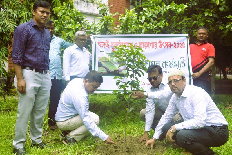 সংযুক্ত ছবি